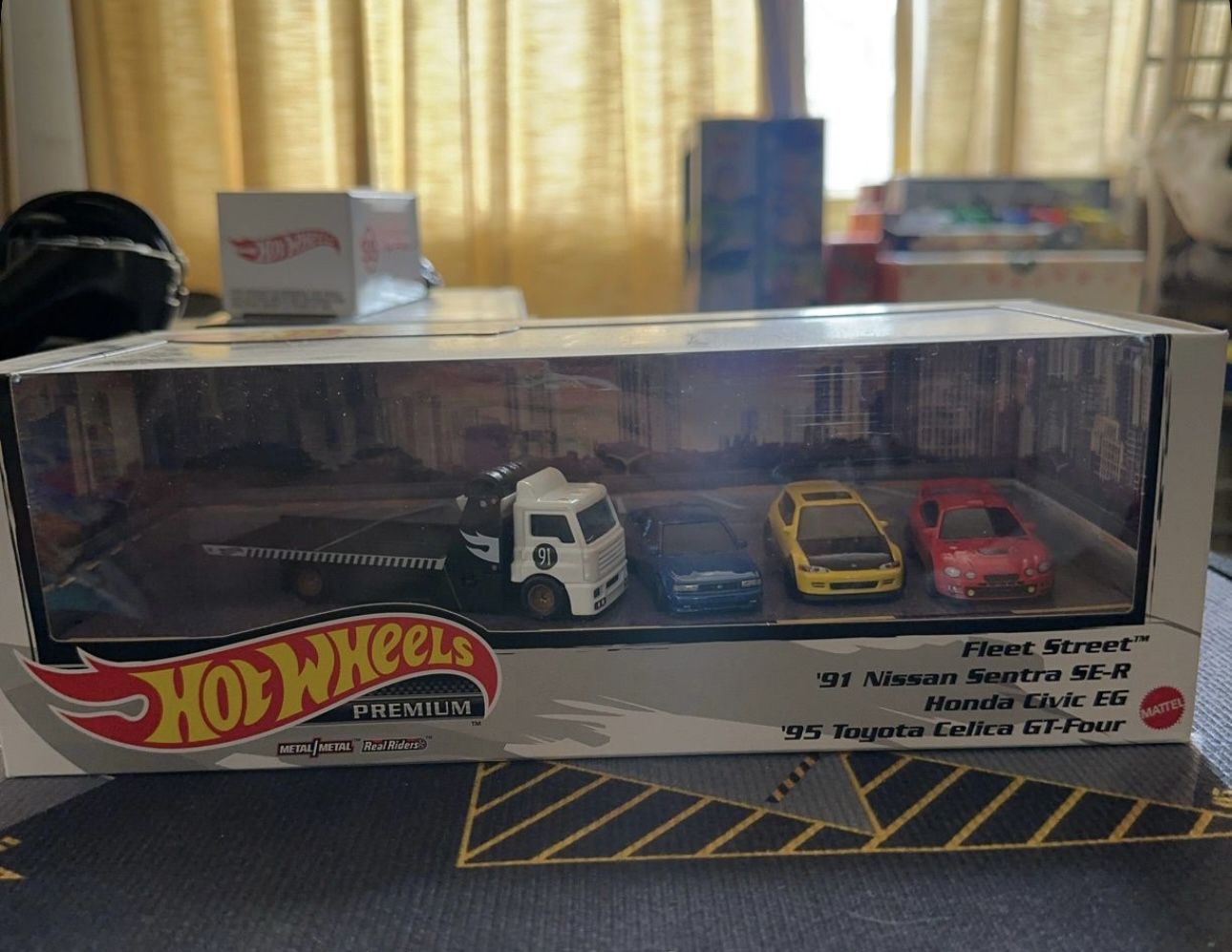Hot Wheels Premium Fleet Street Set