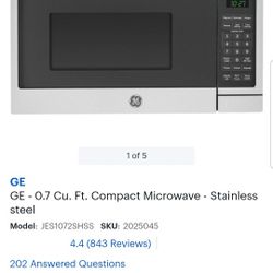 Ge Microwave Oven 0.7 Cu Ft 700 Watts