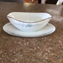 Noritake Roseberry Gravy Boat — Beautiful  Piece