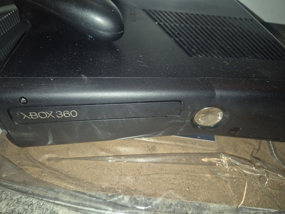 Xbox 360 Console With Controller And Power Cords