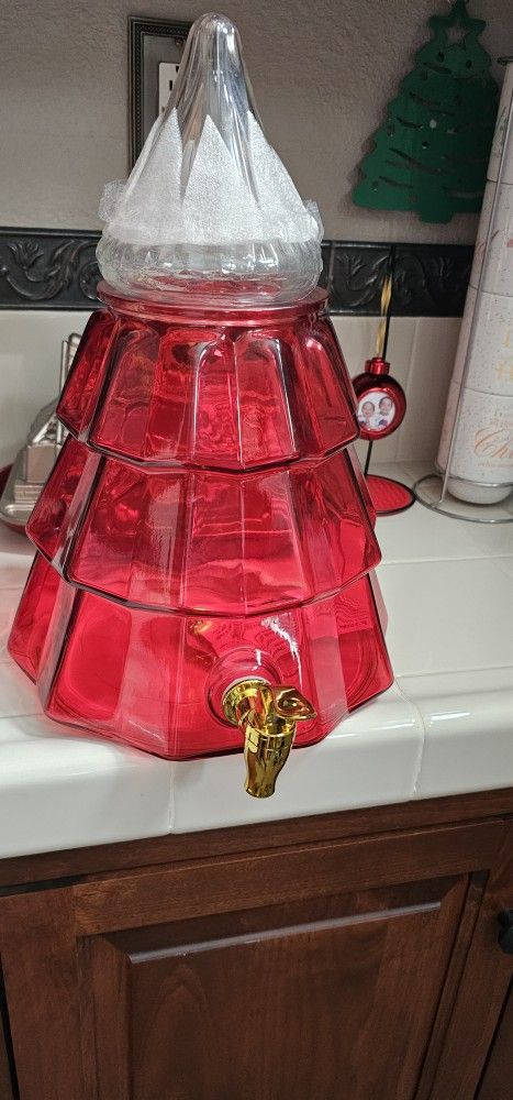 Brand New Christmas Tree Beverage Dispencer  With Three Matching Cups