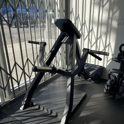 CHEST SUPPORTED T-BAR ROW
