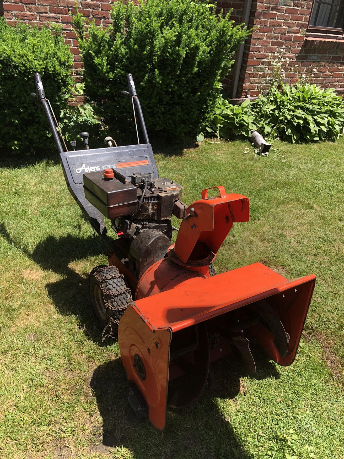 Ariens st524 snowblower
