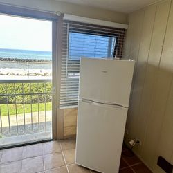 Hot point Fridge (only one year old)