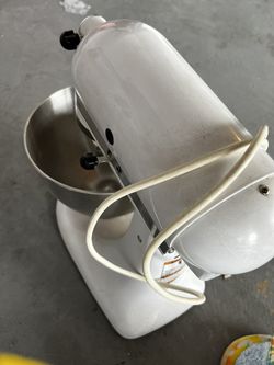 Kitchenaid Classic Stand Mixer for Sale in Enterprise, NV - OfferUp