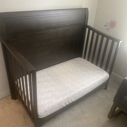 Crib And Dresser Set With Chair 