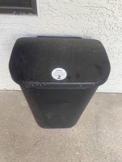 Garbage can