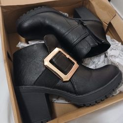 Black Ankle Boots (Size 5) Worn Once Like New $4 Pick up Mckinney