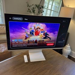 Samsung M8  32” 4k Display 