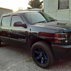 Chevy silverado Years  2010  V 8   ' 5,3