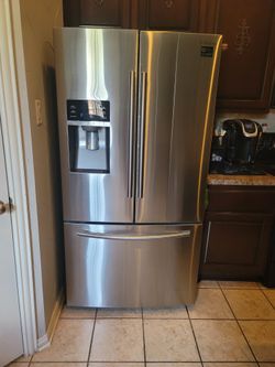 Samsung 28Cu Ft, Large Capasity, 3 French Door Refrigerator
