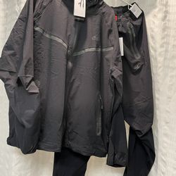 NIKE TECH - MENS JACKET & PANTS !!NEW!! XL