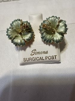 Women’s Earrings