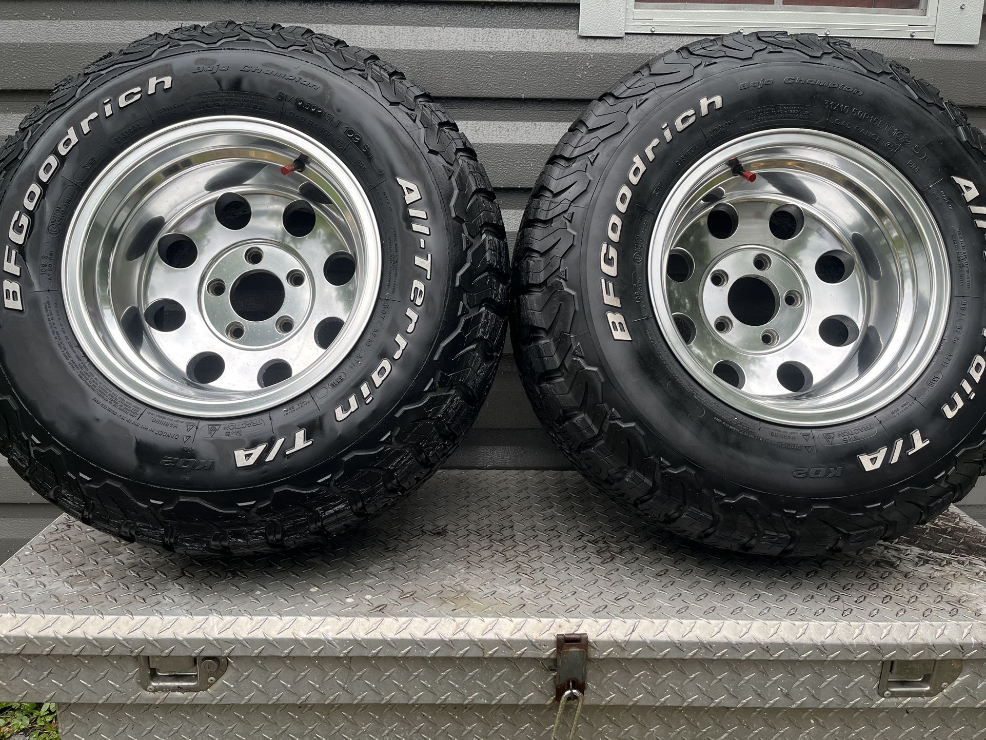 15x10 Old School Chevy Pattern