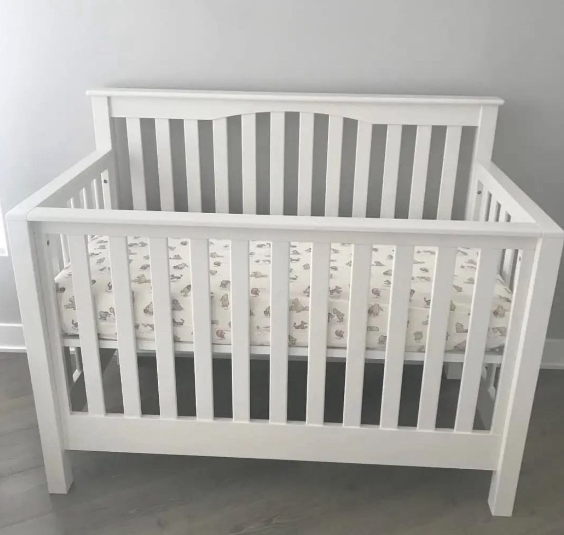 White Baby crib