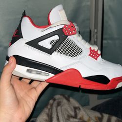 Jordan 4 Fire Red Size 8 Men