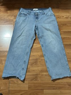 Hollister Low Rise Baggy Light Wash Size XL Regular