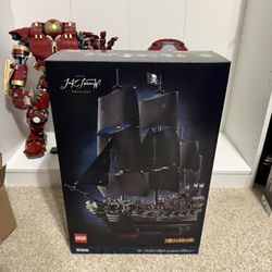 LEGO Captain Jack Sparrow Black Pearl SEALED