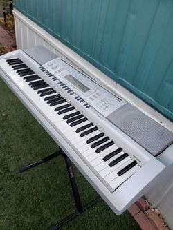  

Casio WK-200 76-Key Workstation Keyboard

