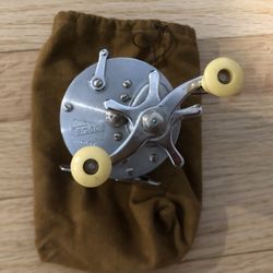 Vintage 1944 SHAKESPEARE model FE Fishing Reel