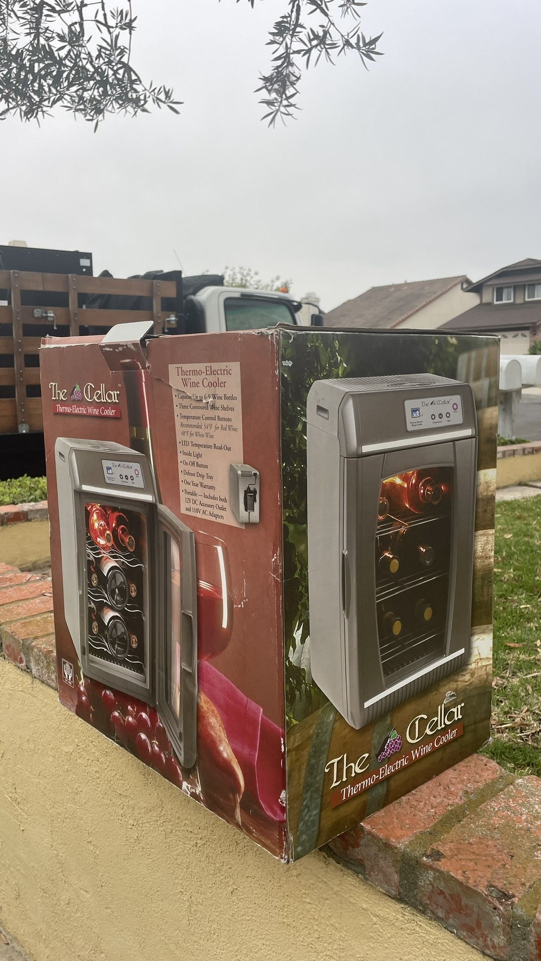 Thermoelectric Wine Cooler