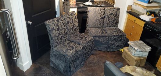 4 nice  black dining chairs to sell