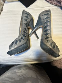 BCBG GENERATION BLUE PLATFORM PUMPS 