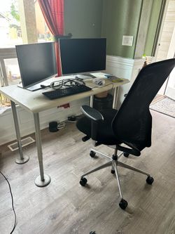 Home Offiice Desk and Chair