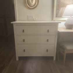 Set Of IKEA Dressers/nightstands 