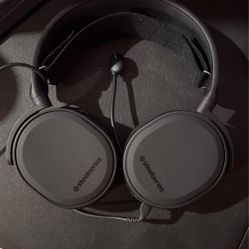 Black Steel Series Headphones With Mic