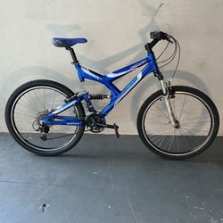 BICYCLE GIANT 24 SPEED SIZE 26 BRAND NEW