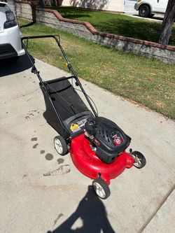 Yard machine 21” 139cc OHV gas lawn mower
