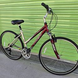 TREK HYBRID BIKE 21 SPEEDS TIRE 700C SIZE M 