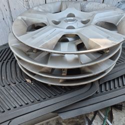 Nissan Wheel Hubcaps 