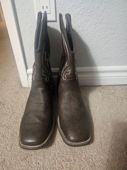 Botas de hombre nuevas
