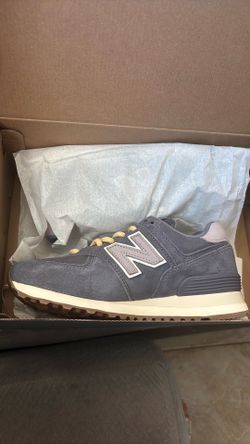 New balance women size 6