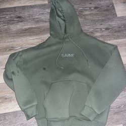 Free Size Medium Women’s Sweatshirt (permanent Stain As Shown)