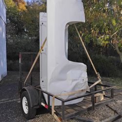 2007 To 2010 White Chevy Or GMC Pickup Truck 8 ft. Bed OEM Factory No Rust Like New. 