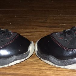 Boys Black Retro Jordan’s Size 3Y 2015