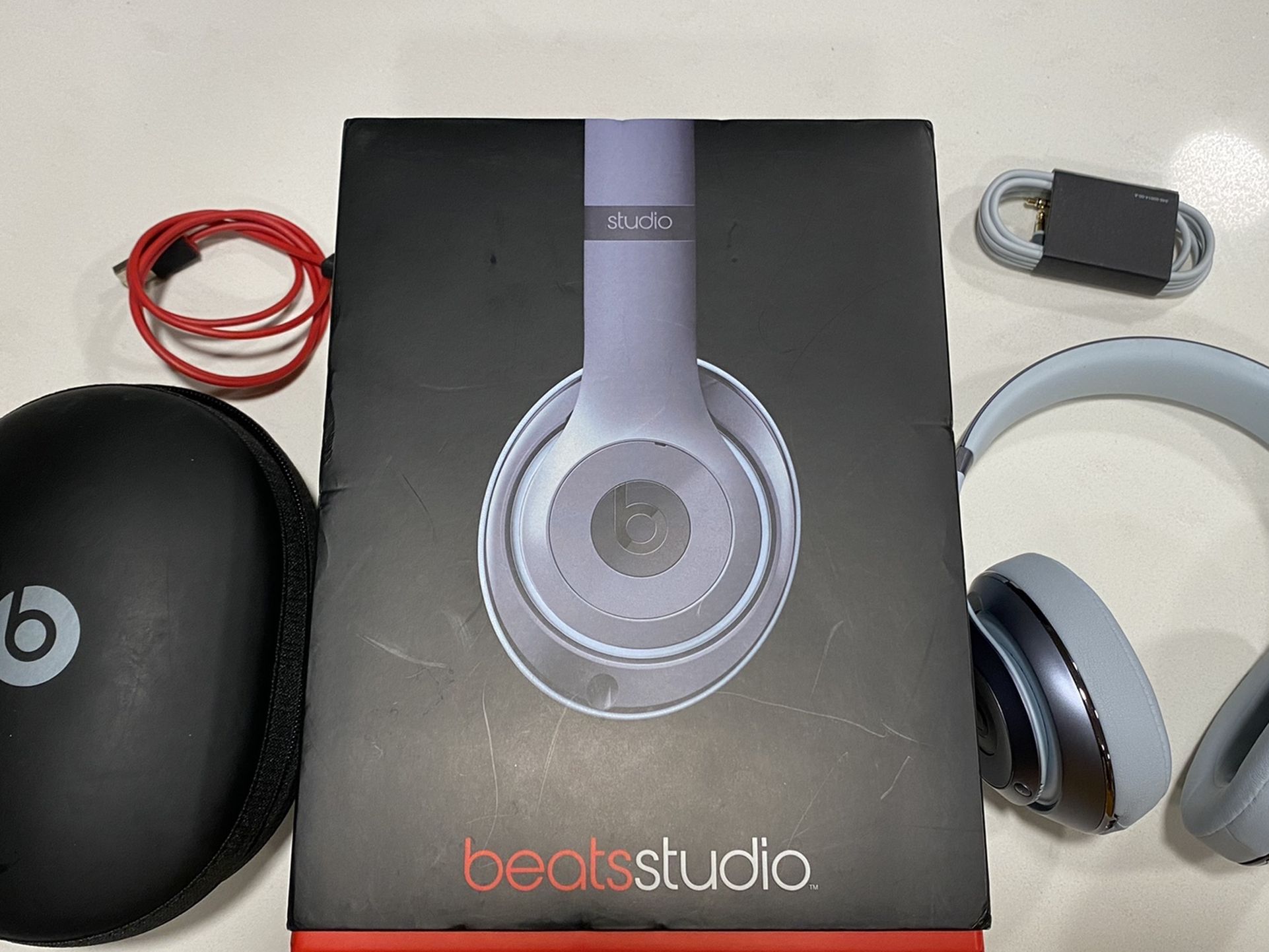 Beats Studio 2.0 Wired Headphones with Case And Original Box