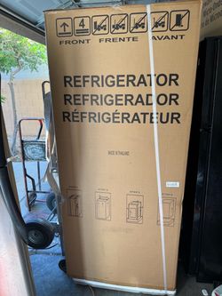 Frigidaire 29.7 in 19 cu. ft. Standard Depth Garage Ready Top Freezer Refrigerator in Stainless Steel