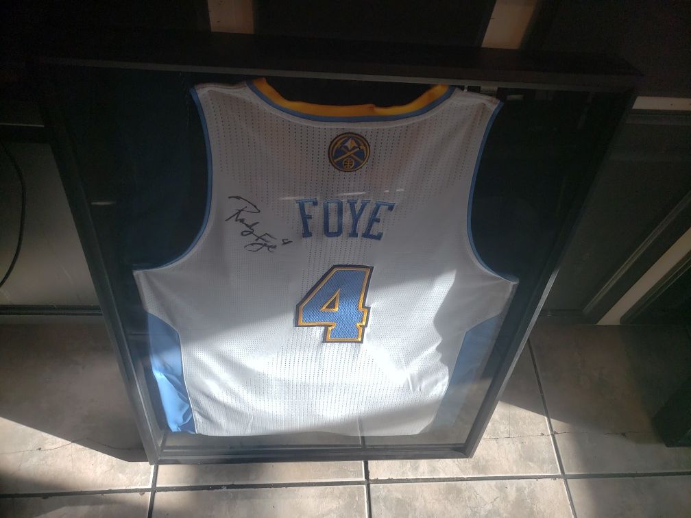 Denver Nuggets Randy Foye signed Jersey and shoes