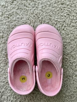 Nautica Kids Size 3 Crocs