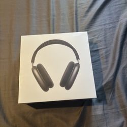 Black Airpod Max’s