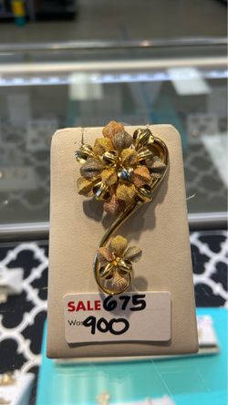 18k tri-co 14.8grams Flower pendant