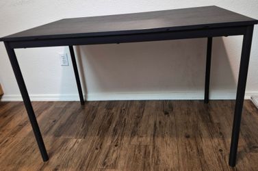 Sandsberg Black Table with chairs