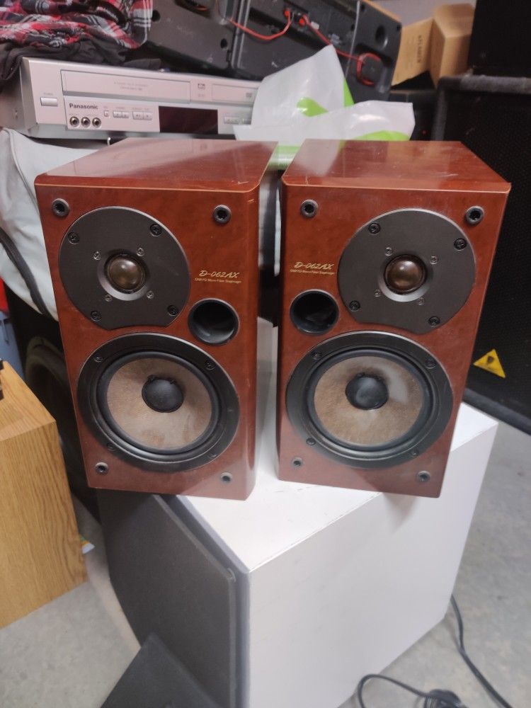 Onkyo Bookshelf Speakers 