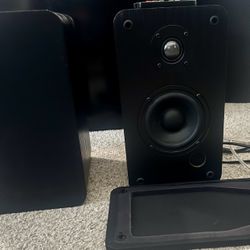 Insignia Powered Bookshelf Speakers. Bluetooth 