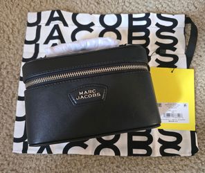 Marc Jacobs The Everyday Vanity Bag – Brand New