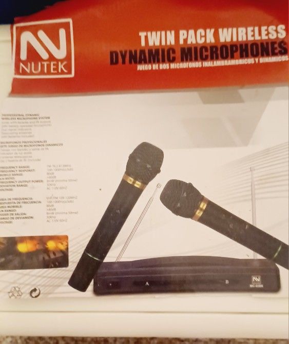 Twin Pack Microphones/Karaoke